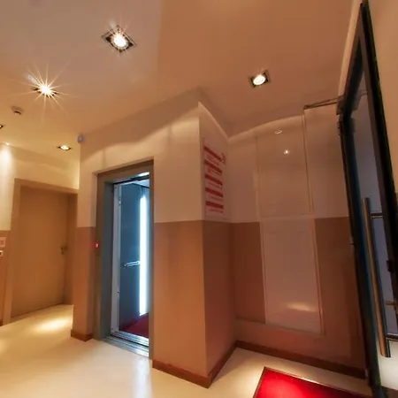 29 Cav Hotel *